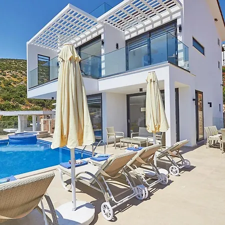 فيلة Sleeps 8 Pool Air Con Wifi T782301 *