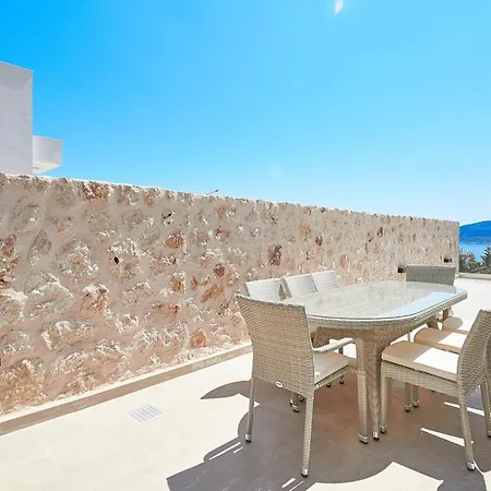 Sleeps 8 Pool Air Con Wifi T782301 فيلة كالكان