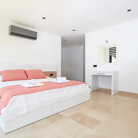Villa Sleeps 8 Pool Air Con Wifi T782301 Kalkan