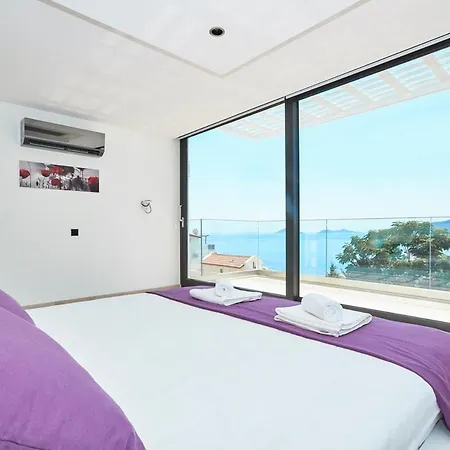 Sleeps 8 Pool Air Con Wifi T782301 Kalkan